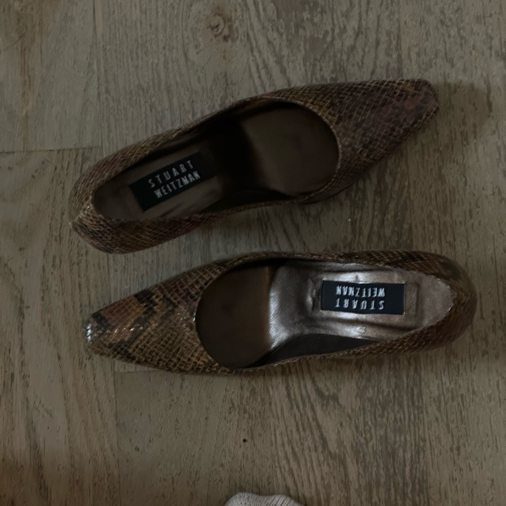 Stuart weitzman snakeskin pumps 7.5